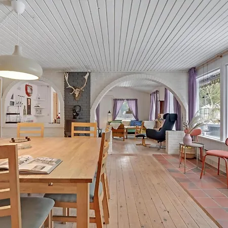 Lovely In With Kitchen Holiday home